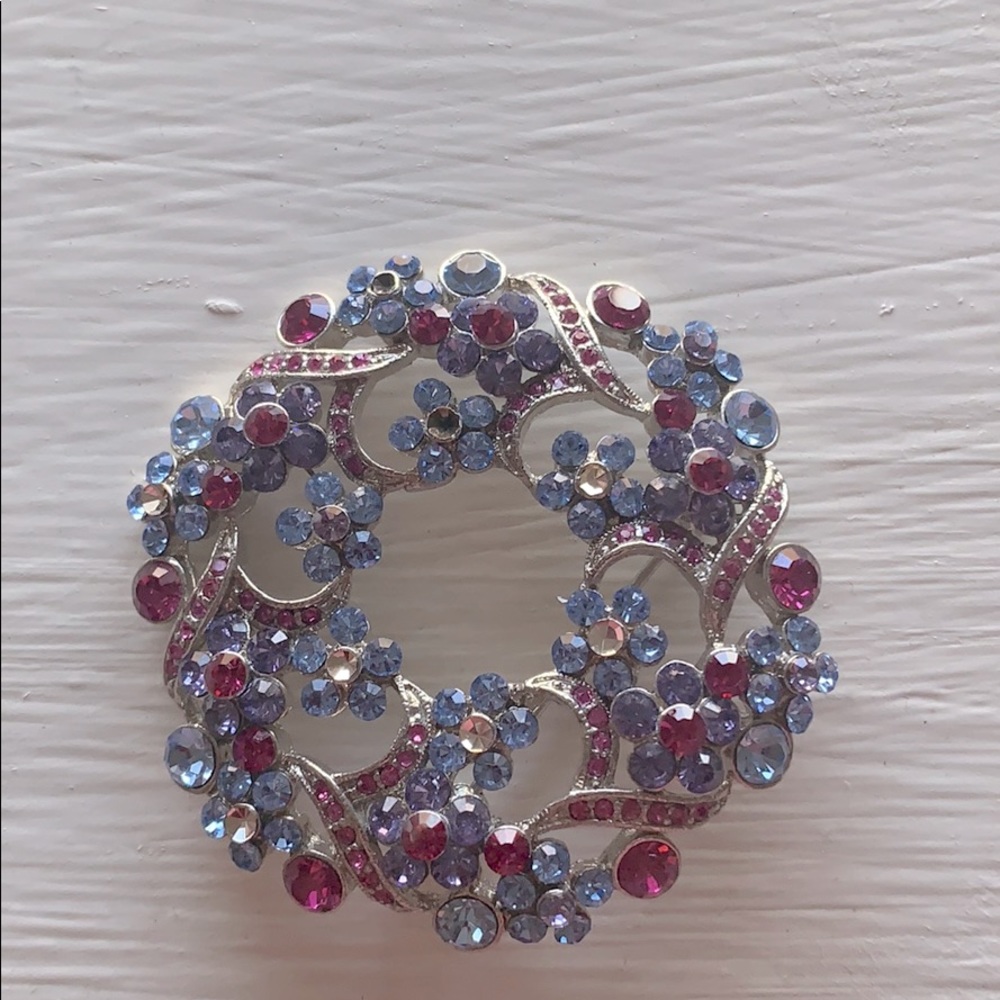 NWOT 1928 rhinestone pin